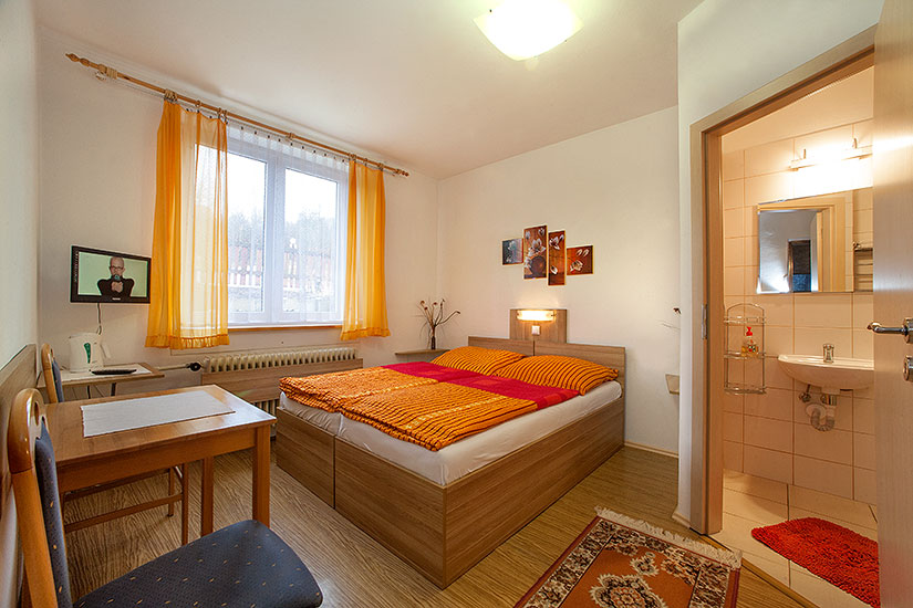 Room no. 3 - Double Room with own bathroom, Bezchlebovi - Accommodation Český Krumlov